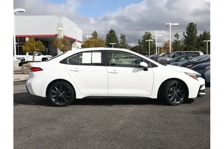 $23026 : Toyota Corolla 2024 SE 4dr S image 2