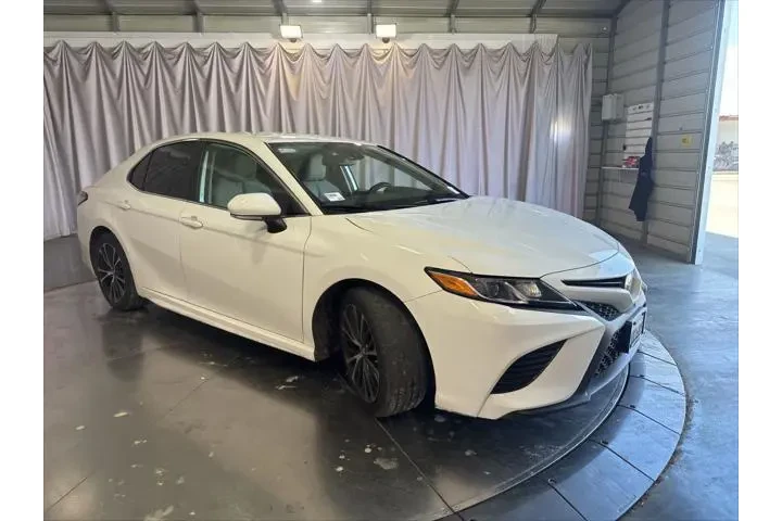 $15999 : Toyota Camry 2019 SE 4dr Sed image 2