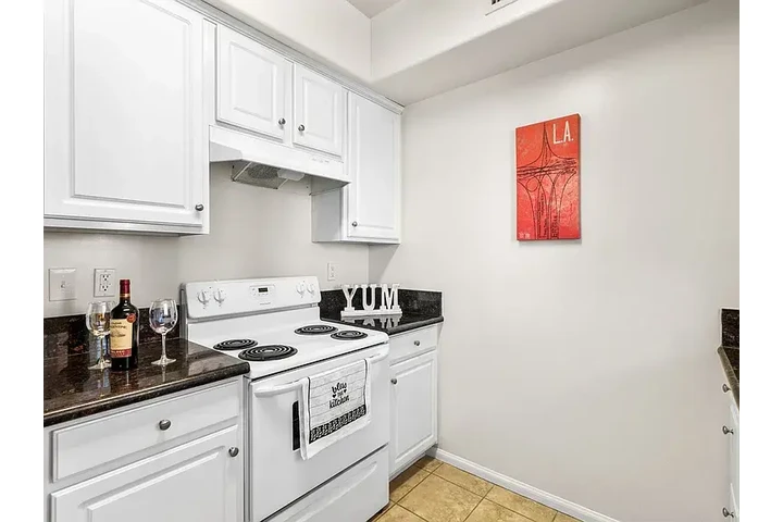 $2800 : Sunland Gardens LLC image 6