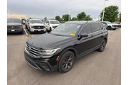 $22500 : Volkswagen Tiguan 2024 SE 4d thumbnail