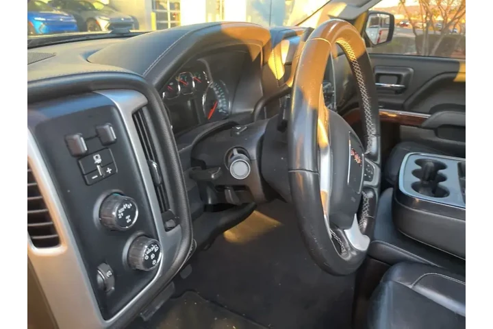$30991 : GMC Sierra 1500 2018 4x4 SLT image 2