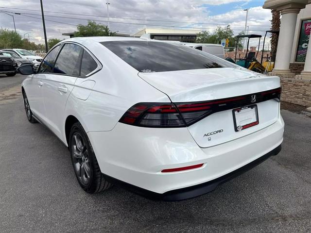 $29995 : Pre-Owned 2023 Accord EX Seda image 8