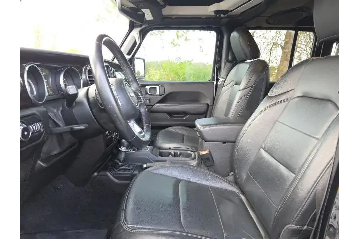 $25950 : Jeep Wrangler Unlimited 2020 image 5