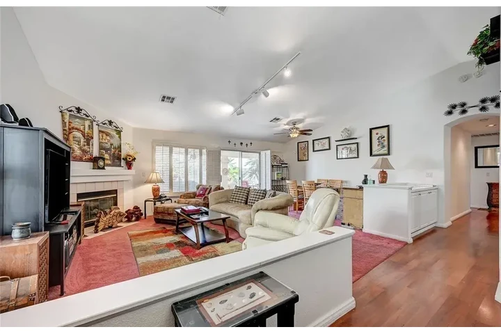 $1200 : North Las Vegas -Available image 3