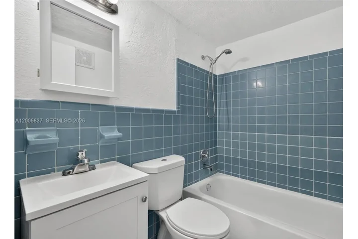 $1300 : 2 habitaciones y 1 baño image 2