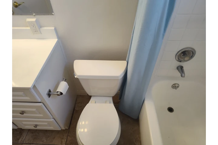 $1950 : Apartamento 1br en SD 92104 image 9