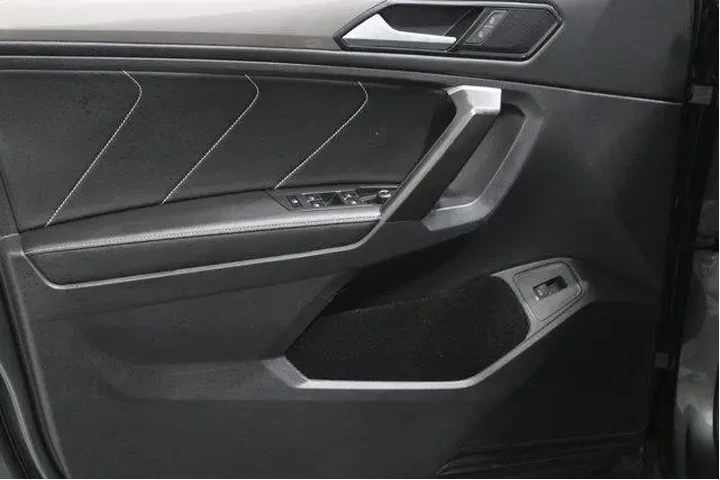 $24910 : Volkswagen Tiguan 2024 Wolfs image 3