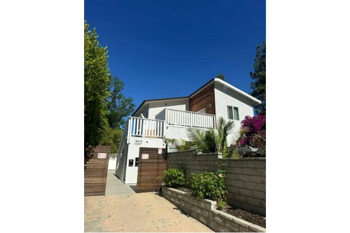 $1500 : 1 Bedroom Apt in Los Angeles image 1