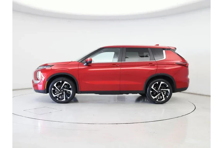 $27998 : Mitsubishi Outlander 2024 SE image 3