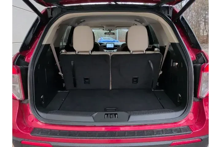 $38995 : Ford Explorer 2024 AWD XLT 4 image 9