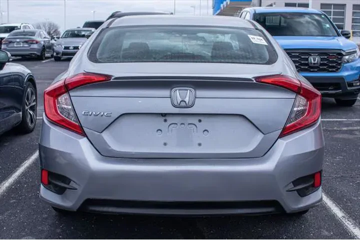 $17500 : Honda Civic 2016 LX 4dr Seda image 5