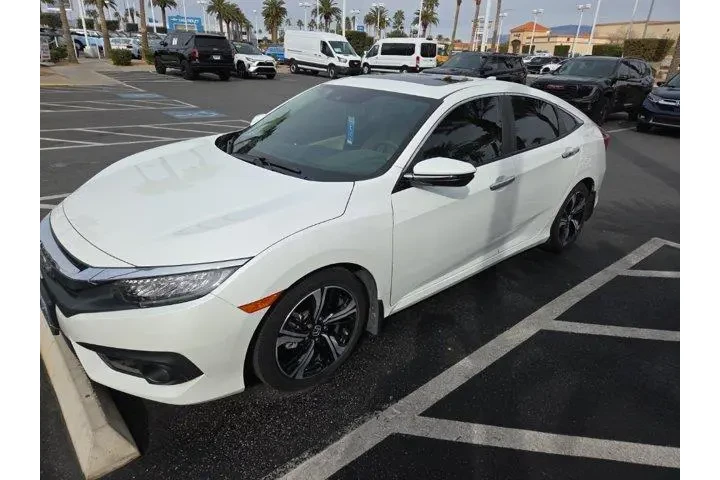 $18298 : Honda Civic 2016 Touring 4dr image 1