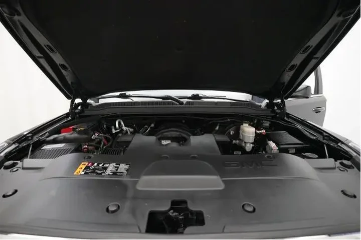 $37998 : GMC Yukon 2020 4x4 Denali 4d image 3