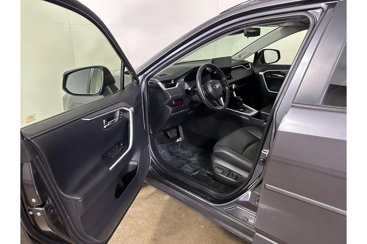 $38299 : 2024 RAV4 Limited image 2