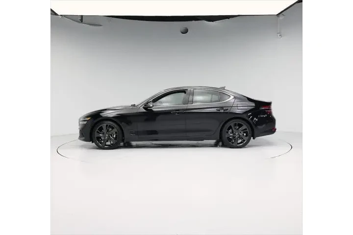 $31998 : Genesis G70 2023 2.0T 4dr Se image 3