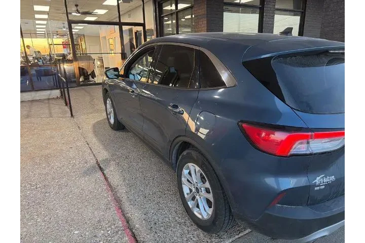 $12028 : Ford Escape 2020 SE 4dr SUV image 8