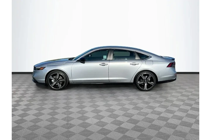 $28800 : Honda Accord Hybrid 2023 Spo image 4