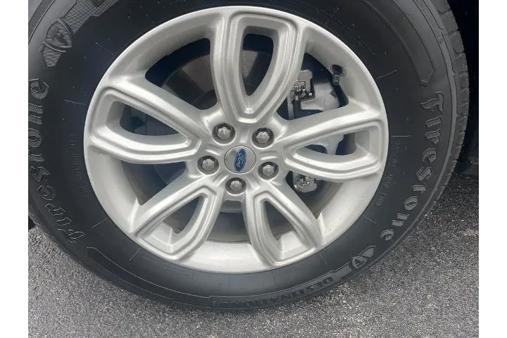 $18290 : Ford Explorer 2021 Base 4dr image 8