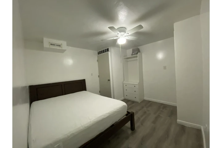 $470 : Cuarto en renta image 2