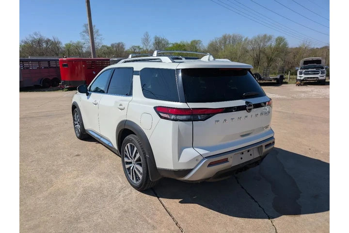 $24995 : 2022 Pathfinder image 8