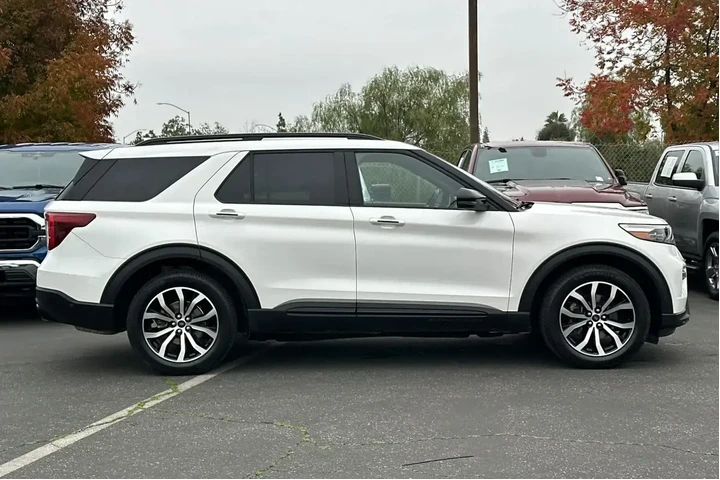 $28153 : Ford Explorer 2020 AWD ST 4d image 8