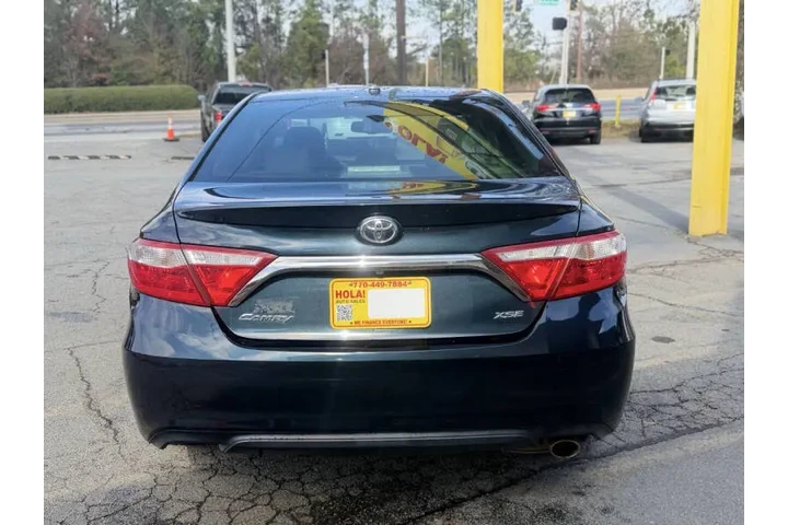 2017 Camry SE image 5