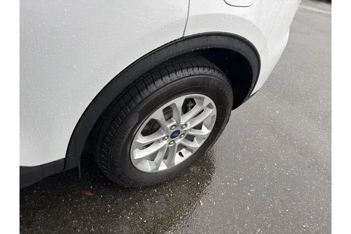 $16995 : Ford Escape 2022 SE 4dr SUV image 10