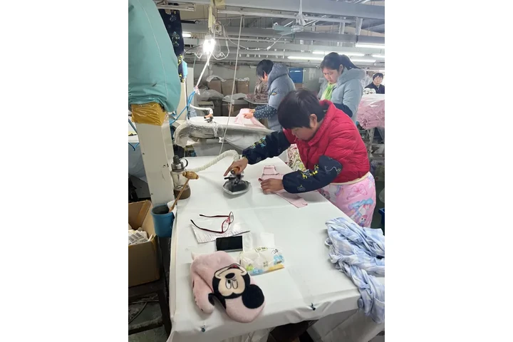 Childrens Clothes Suppliers image 2