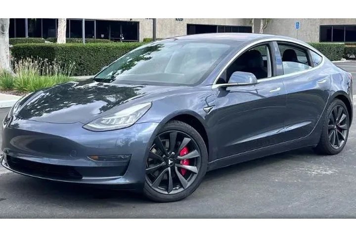 $19900 : Tesla Model 3 2018 Mid Range image 1