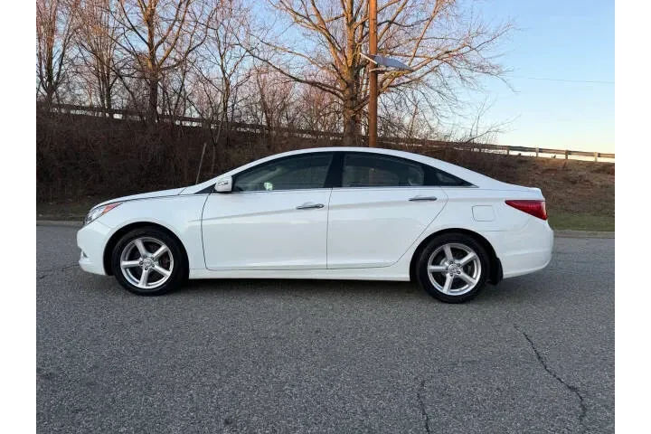 $6990 : 2013 SONATA Limited image 4