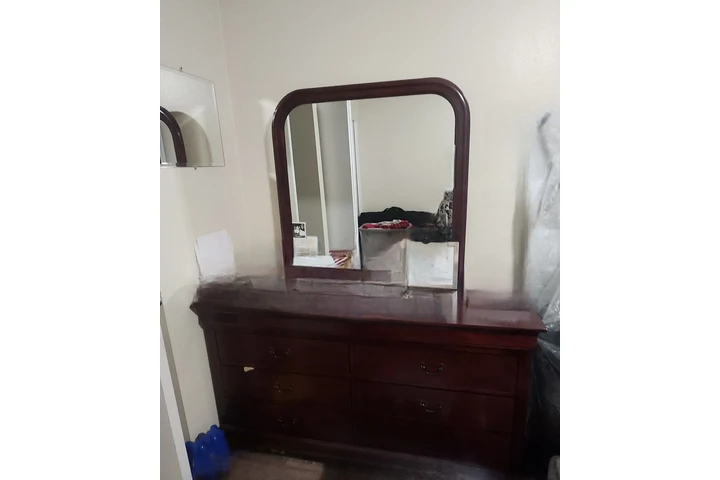 $800 : Se renta recámara image 1