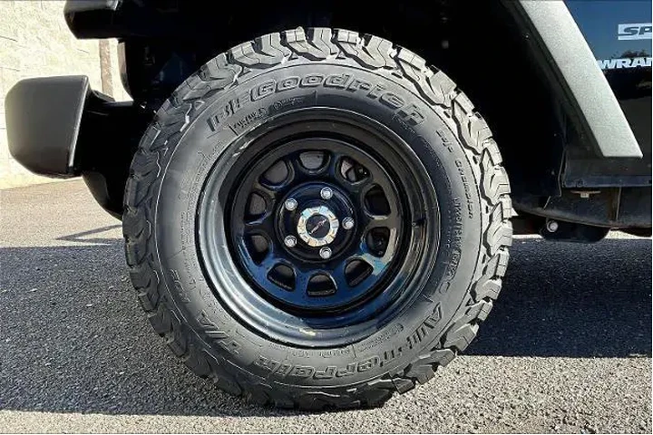 $15495 : Jeep Wrangler 2015 4x4 Sport image 8