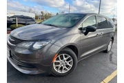 $9350 : Pre-Owned 2017 Pacifica Touri thumbnail