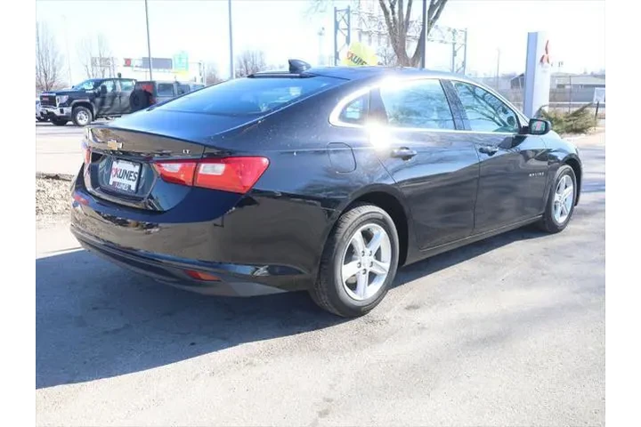 $15990 : Chevrolet Malibu 2023 LT 4dr image 8
