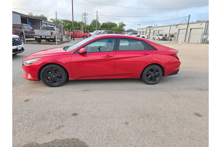 $17783 : Hyundai ELANTRA 2021 SEL 4dr image 2