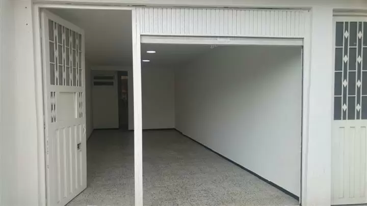 Local comercial image 2