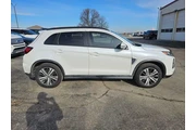 $16000 : Mitsubishi Outlander Sport 2 thumbnail