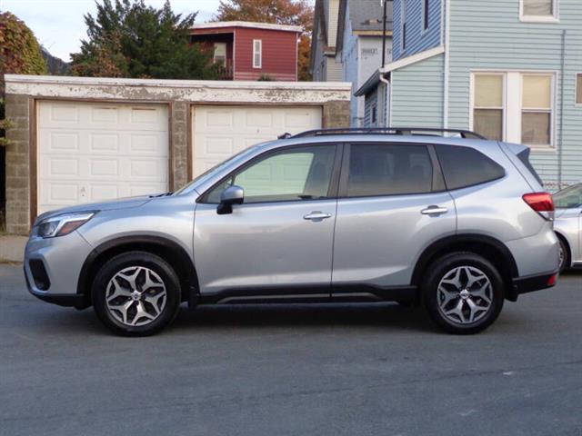 $19950 : 2020 Forester Premium image 9