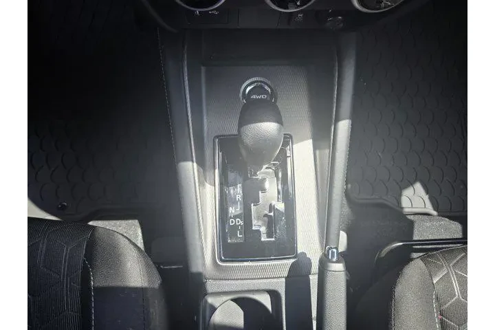 $23500 : Mitsubishi Outlander Sport 2 image 9