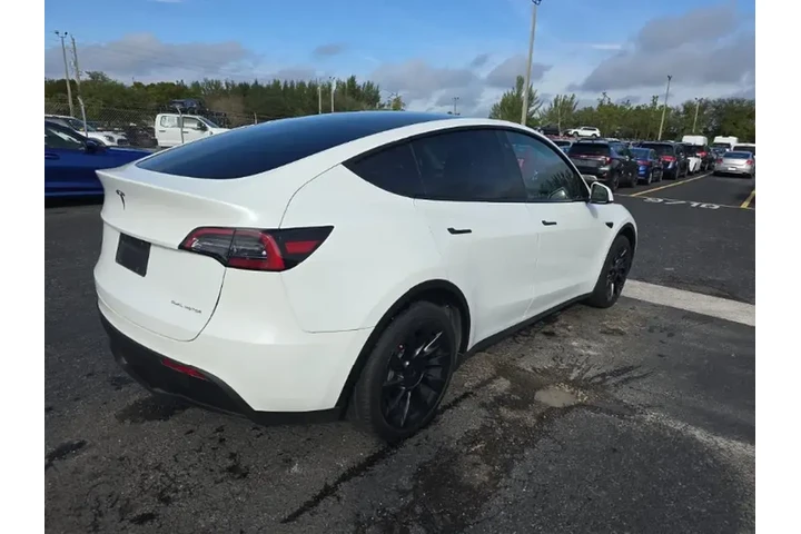 $28990 : Tesla Model Y 2023 AWD 4dr C image 4