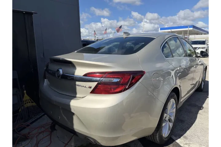 $5800 : 2015 Regal Premium I image 4