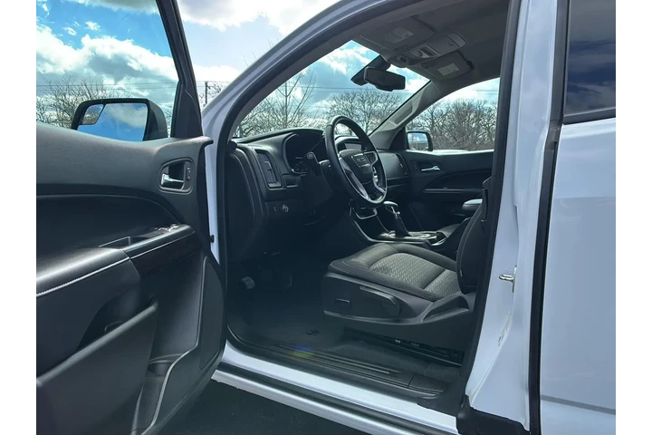 $30000 : 2022 Canyon 2WD Elevation image 2