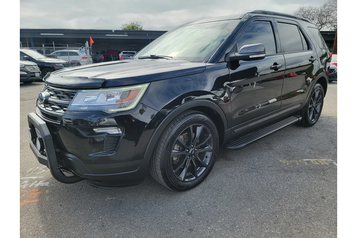 2018 Ford Explorer XLT image 2