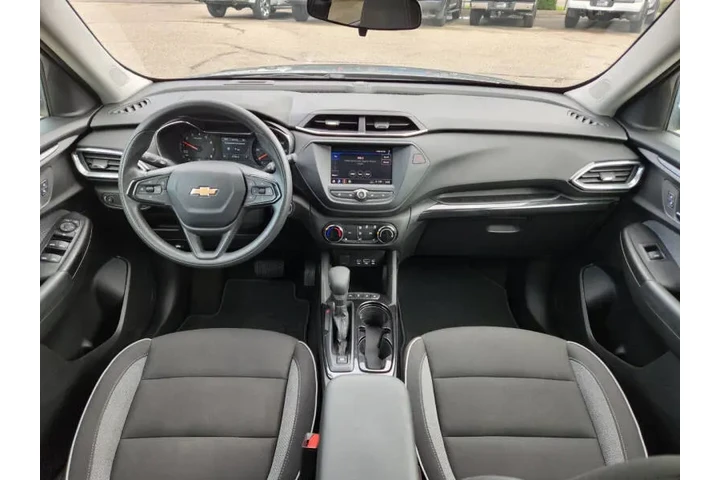 $15985 : 2023 TrailBlazer LT image 5