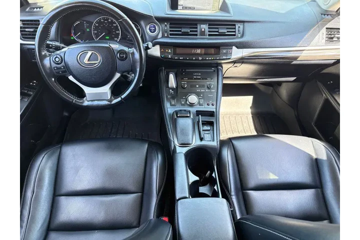 $14995 : 2017 CT 200h image 6