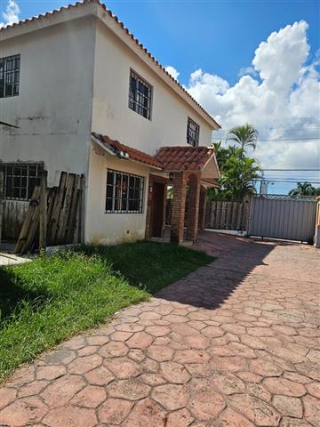 $270000 : Vendo Residencia de 314.57 m2 image 2