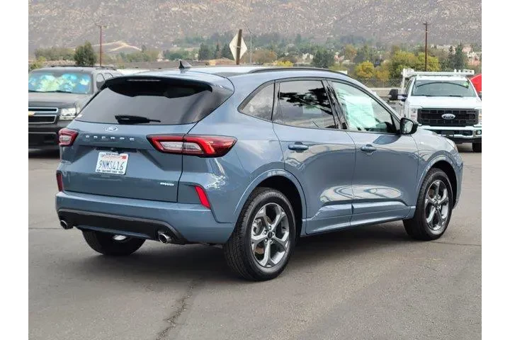 $21500 : Ford Escape 2023 AWD ST-Line image 2