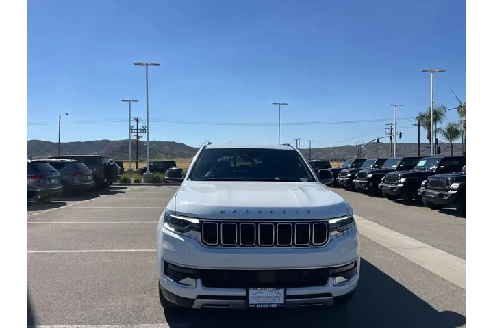 $39941 : Jeep Wagoneer L 2024 4x4 Ser image 3