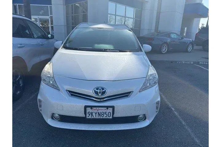$9950 : Toyota Prius v 2014 Five 4dr image 2