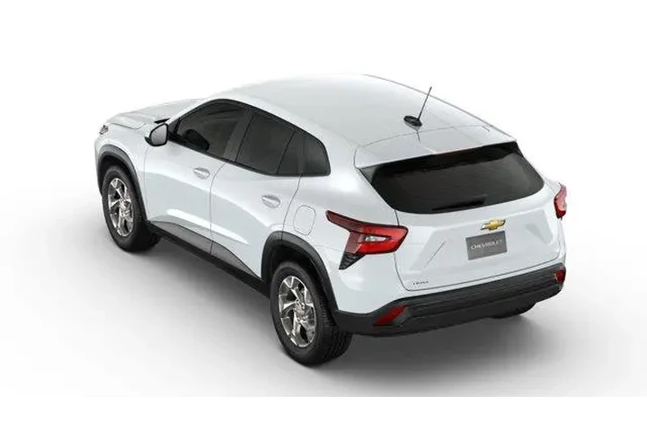 $24385 : Chevrolet Trax 2026 LS 4dr C image 2